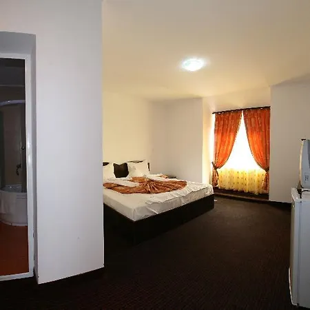 Iri Hotel 3*